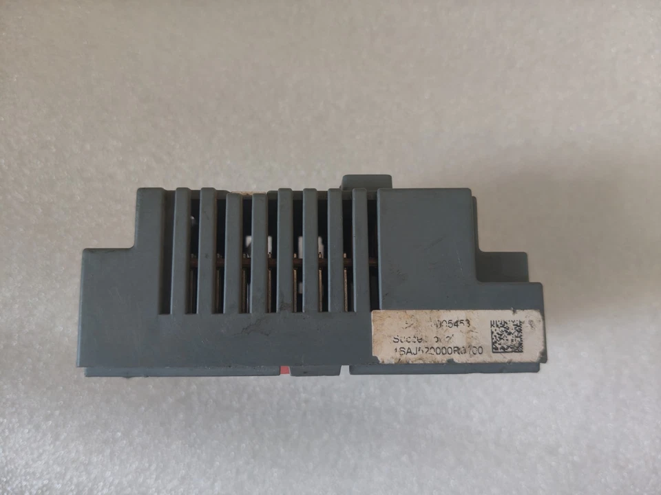 ABB UMC100 MOTOR CONTROLLER 230VAC 1A TESTED OK